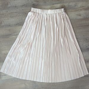 Elegant Cream Pleated Skirt